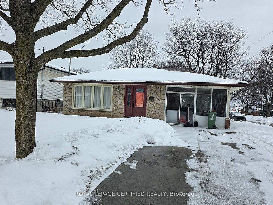1st image of 2 Rideau Cres
