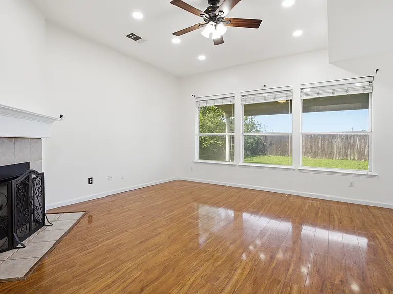 2114 Rustic Ridge Dr — Photo 29