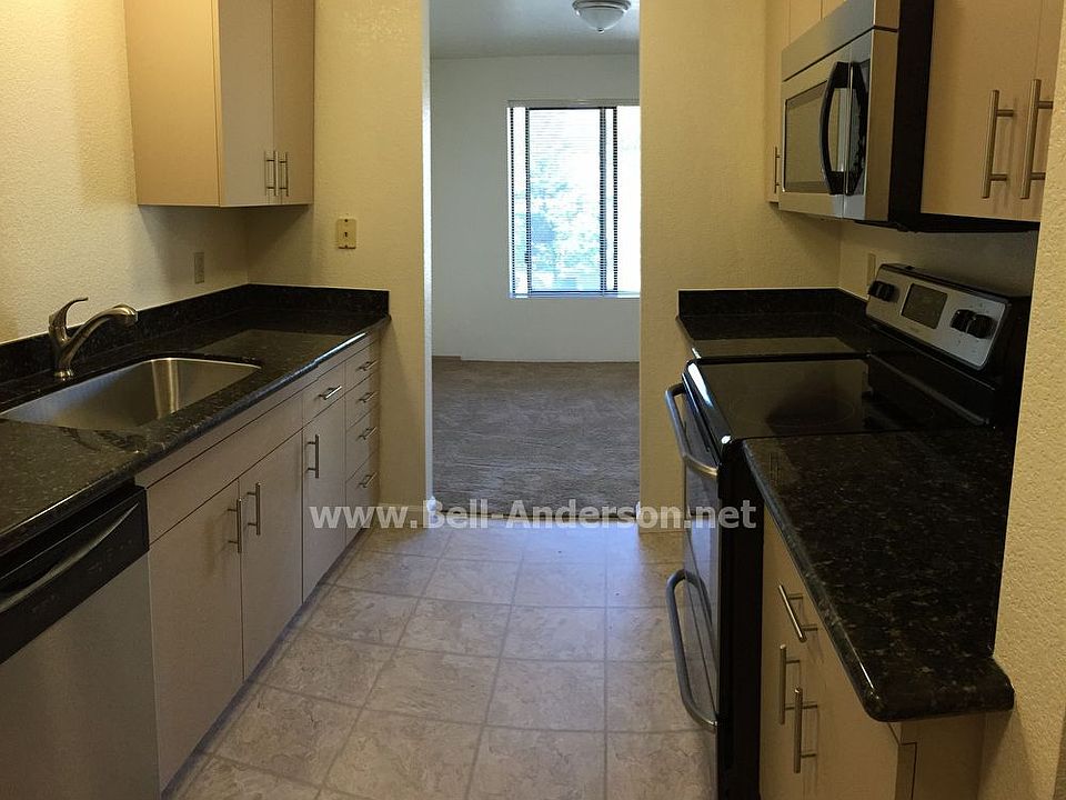 1st image of 22516 6th Ave S APT 4