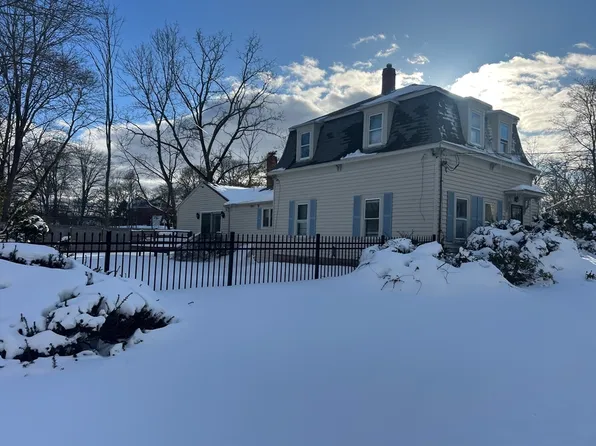 12 Floral Ave, Natick, MA 01760
