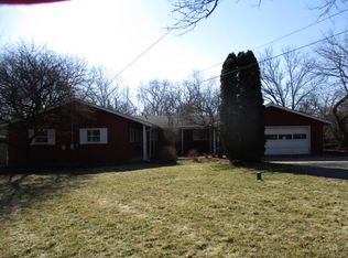 5510 Essex Rd, Lisle, IL 60532