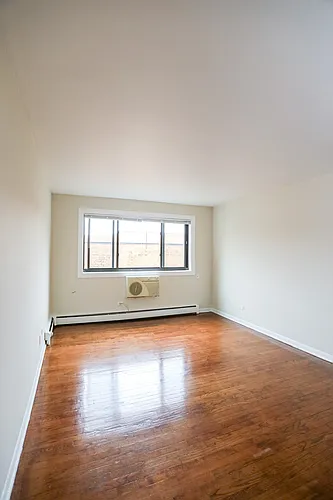 5841 N Winthrop Ave #310 Photo 1