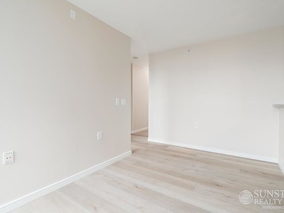 5th image of 1068 Hornby St #2706