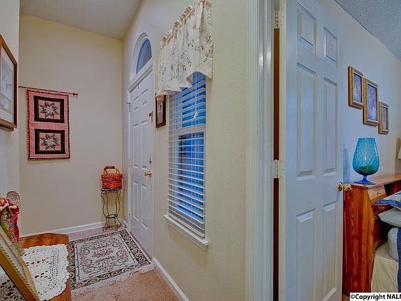 5th image of 109 Brushcreek Dr SW