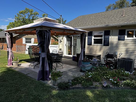 2nd image of 793 Vinnedge Ave