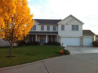 10 Thompsons Station Ct, Saint Peters, MO 63376