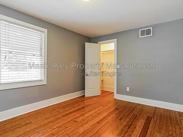 212 S State St — Photo 25
