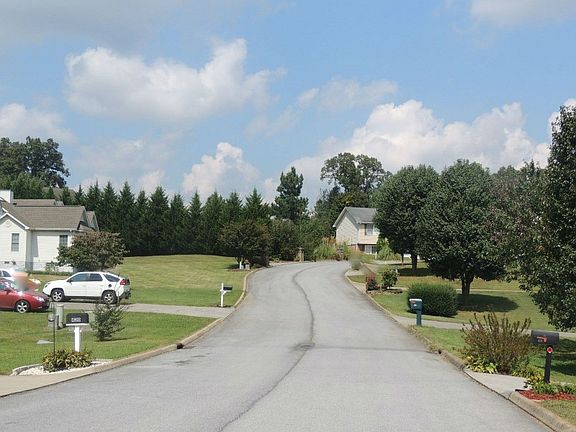 4th image of 419 Crystal Springs Cir