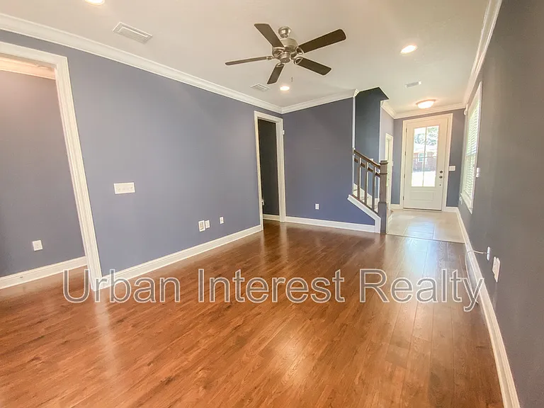 403 King St — Photo 4