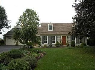 227 W Huyard Rd, New Holland, PA 17557