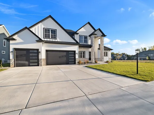 13014 Waterleaf Dr, Saint John, IN 46373