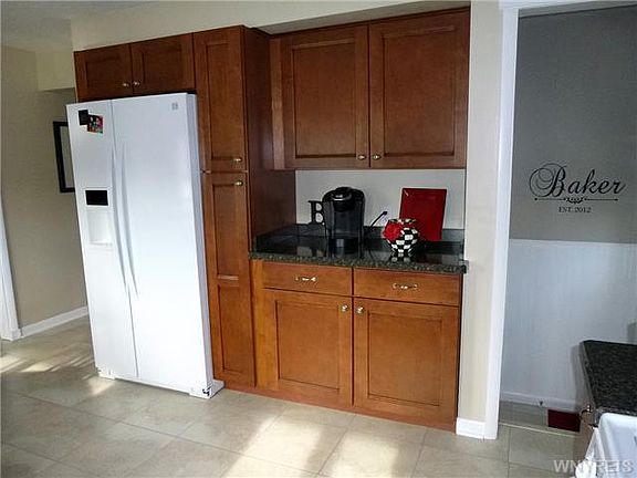 4th image of 42 Ceil Dr