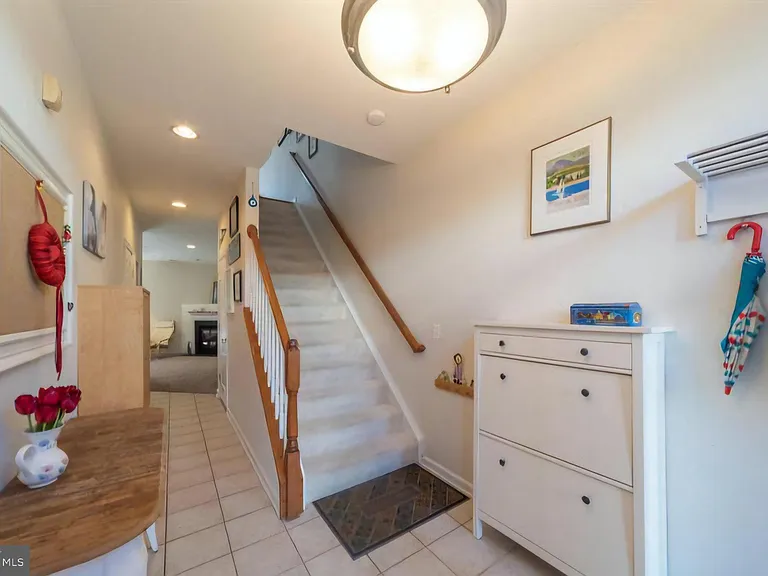 6931 Rolling Creek Way — Photo 20