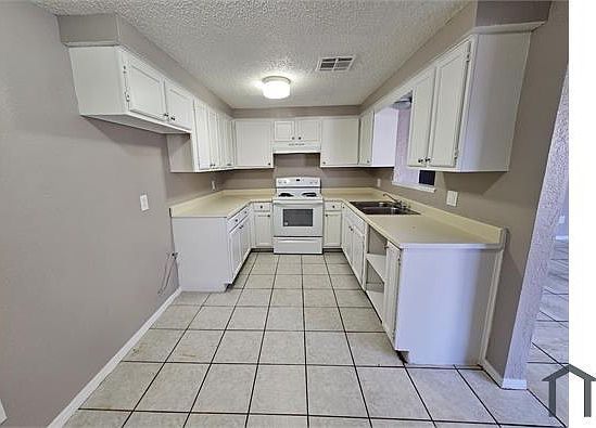 1st image of 257 Windsor Way