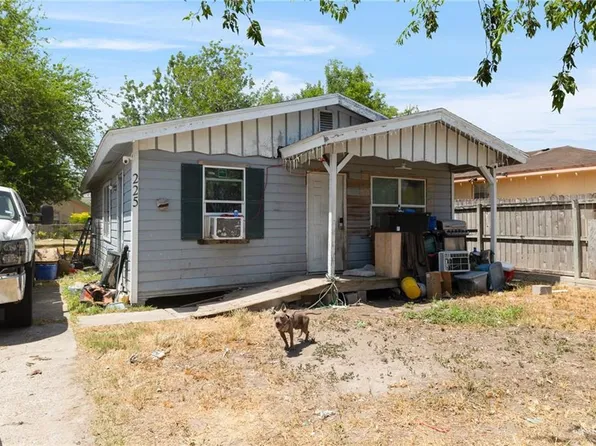 225 W Dicker Dr, Pharr, TX 78577