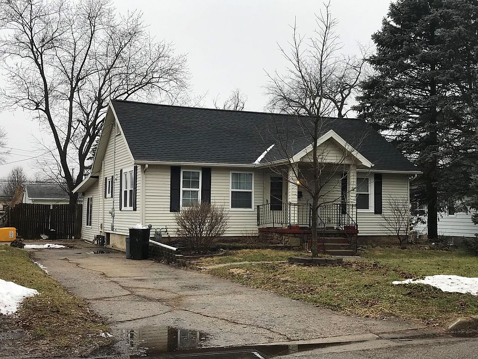 1st image of 33 22nd St N