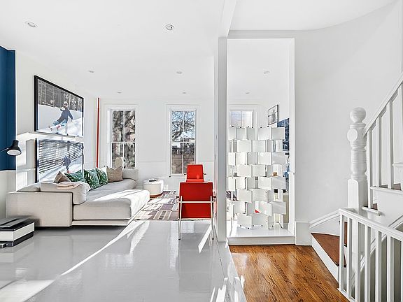 2nd image of 31 Woodhull St #1