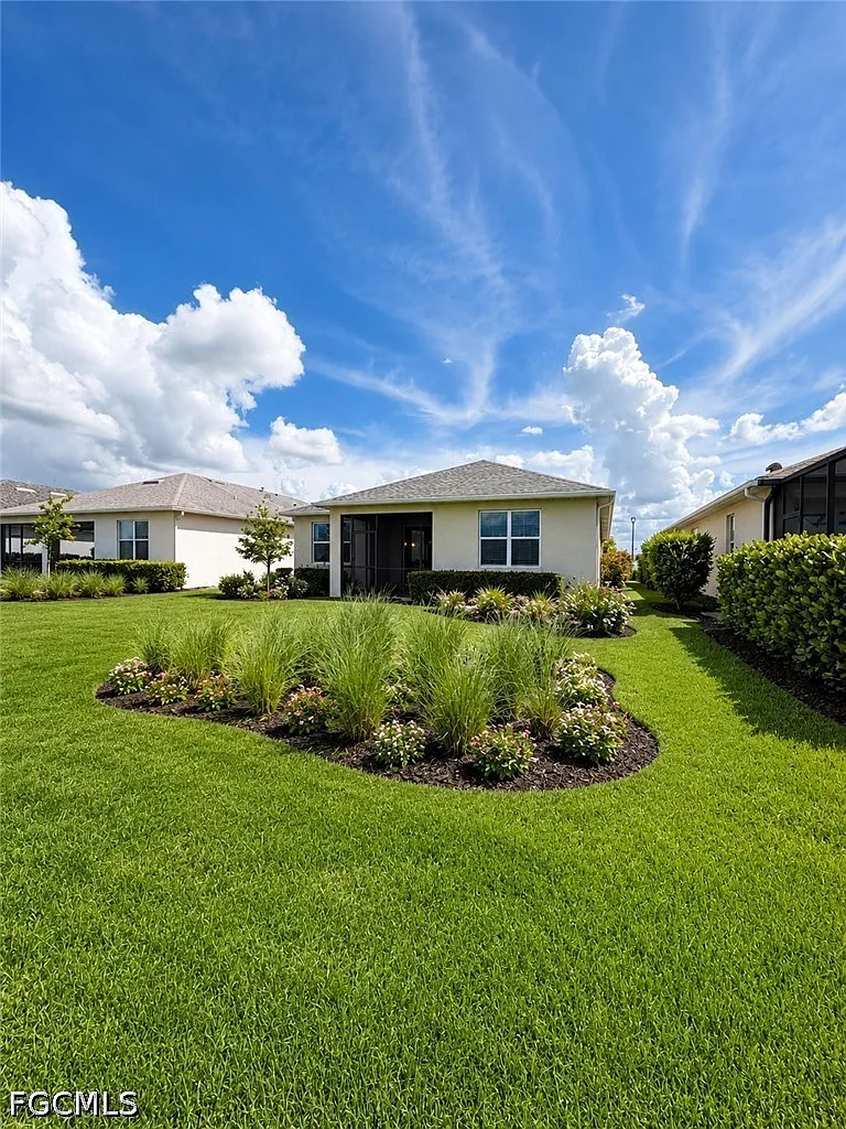 3 bed, 2.5 bath, 2084 sqft, $3,400 — Photo 4