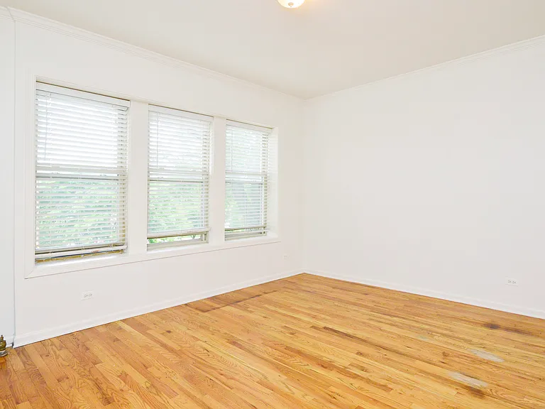 1943 W Chase Ave #2 — Photo 19
