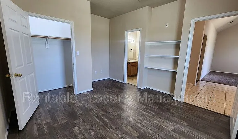 110 Collett Ct — Photo 9