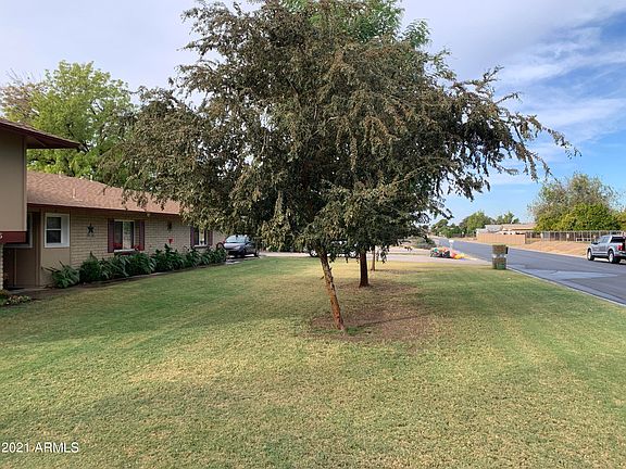 3rd image of 4025 W Country Gables Dr