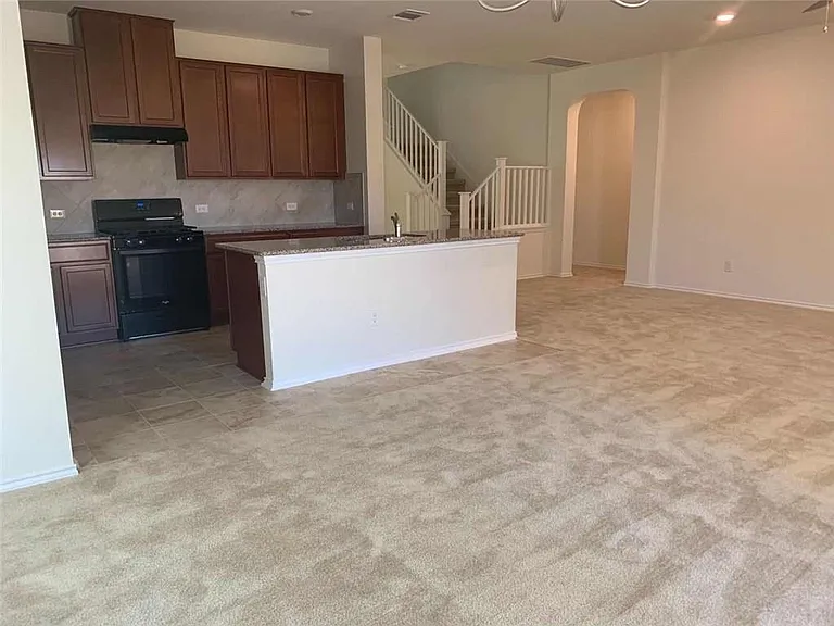 1313 Arbor Acres Loop — Photo 2