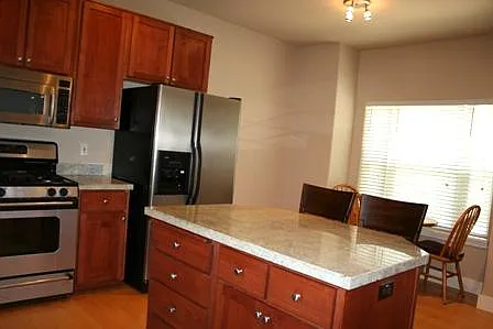 2145 NE 50th Way #2145 — Photo 4