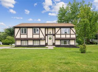 1964 Hertford Dr, South Park, PA 15129