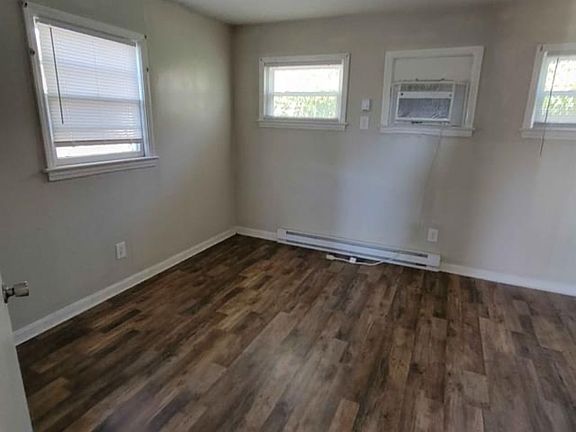 4th image of 435 Arlington Cir NW #11050198