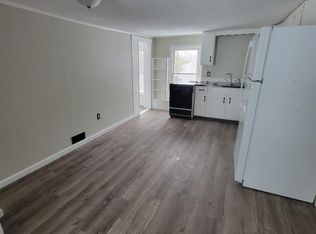 46 E School St #2B, Oakland, ME 04963