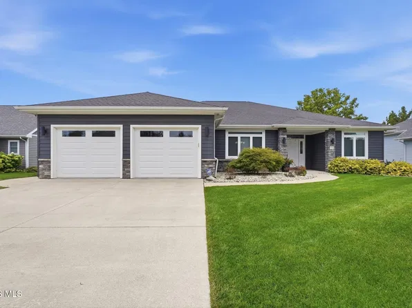 221 Princeton Ave, Bowling Green, OH 43402