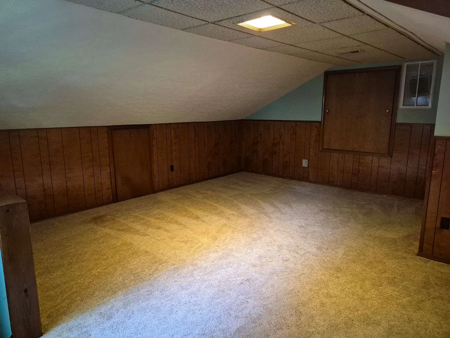 3 bed, 2300 sqft, $2,600 — Photo 2