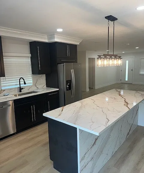 2943 W Beach St — Photo 2