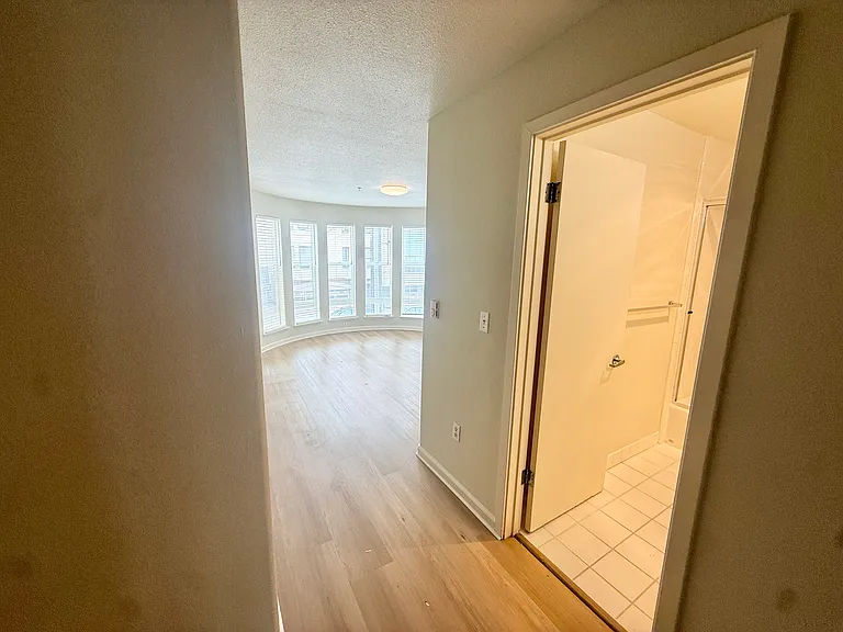 405 12th Ave #201 — Photo 23