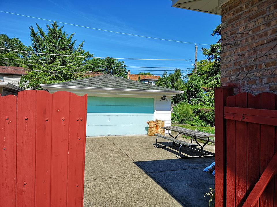 2nd image of 10052 Lamon Ave