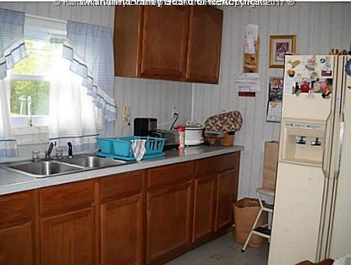 5th image of 941 Lincoln Dr