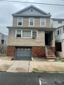 93 Hobart Ave, Bayonne, NJ, 07002