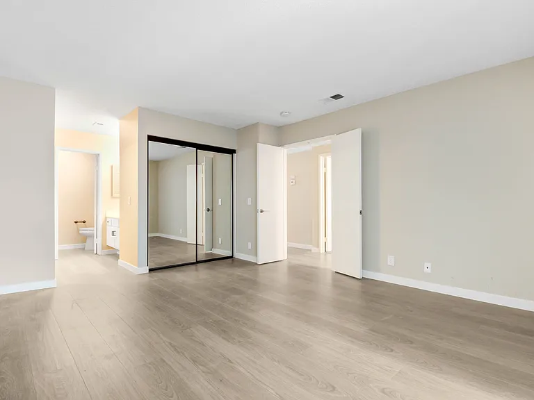 8555 Sandalwood Ct — Photo 5