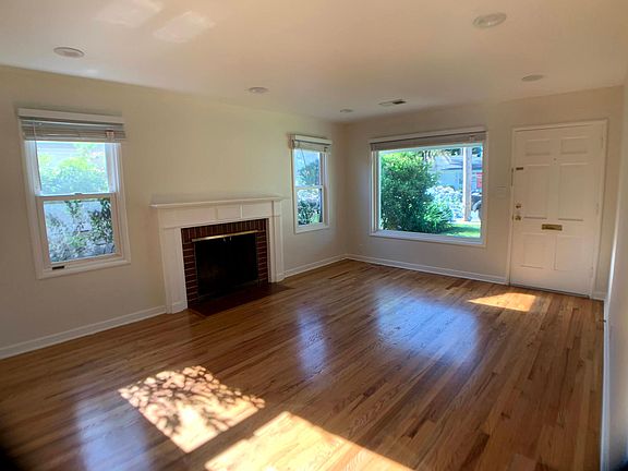 2nd image of 2293 Benton St