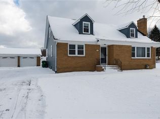 6489 Versailles Rd, Lake View, NY 14085