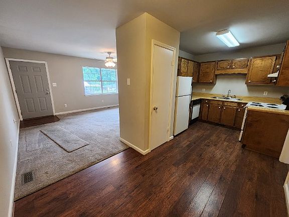 3rd image of 1744 Westland Dr SW #1