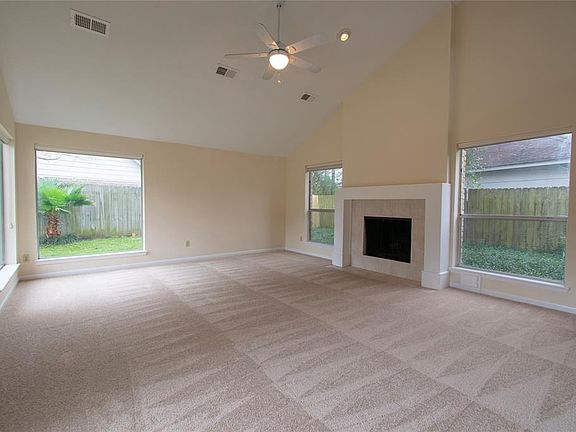 4th image of 2215 Hickory Lawn Dr