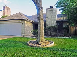 15427 Wildwood Lake Dr, Houston, TX 77083