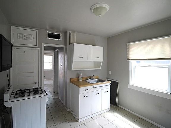 3rd image of 100.5 E Fredricks St #100