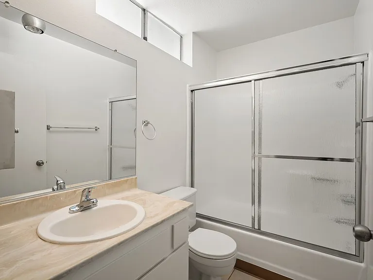 10845 Camarillo St #202 — Photo 4