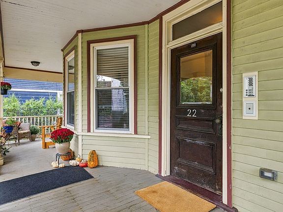 4th image of 22 Hewlett St #1