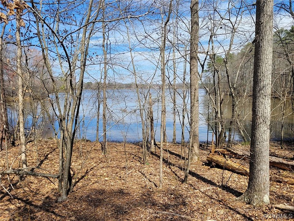 1st image of 15924 Hidden Falls Dr