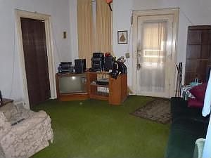 2nd image of 1041 Newbury St