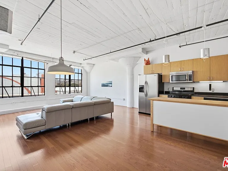 200 N San Fernando Rd #315 — Photo 3