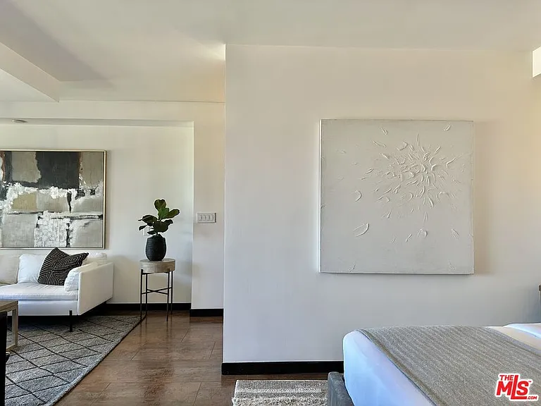999 N Doheny Dr #1207 — Photo 5